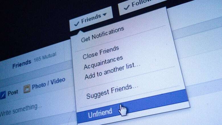 اضغط على الصورة لعرض أكبر

الاسم: facebook-unfriending-20150716.jpg
الحجم: 41.3 كيلوبايت
رقم التعريف: 225817